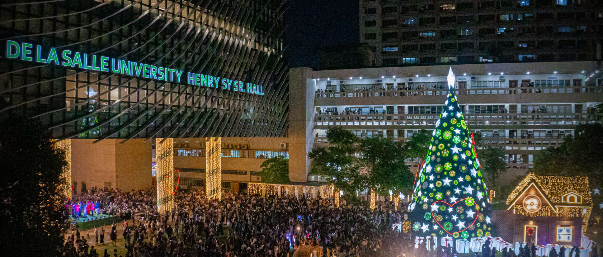 DLSU lights up campuses to usher in Christmas season